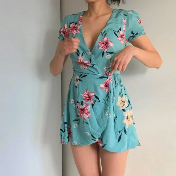 gree/aqua floral mini wrap dress - Picture 2 of 4